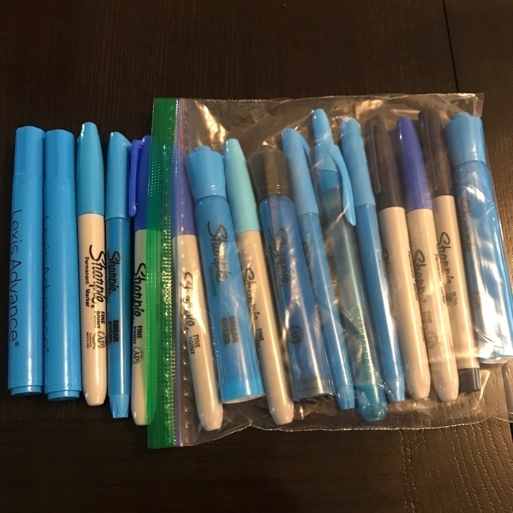 NEW set of 16 Sharpie and Assorted Blue Markers, Highlighters